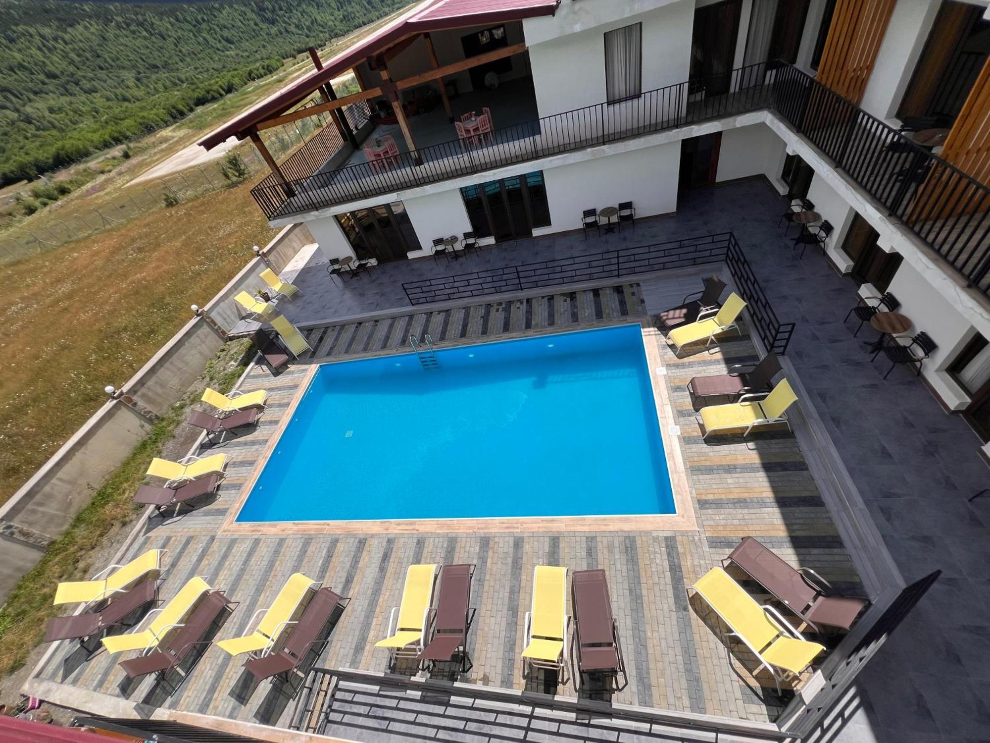Anne'S Hotel In Mestia Exterior foto